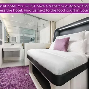 Yotelair Amsterdam Schiphol Transit 3*, Amsterdam Airport Schiphol Niederlande